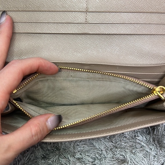 Prada Saffiano Leather Bow Wallet - Picture 16 of 17